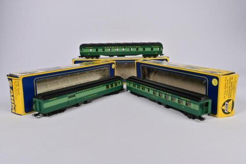 RIVAROSSI / AHM: Three 1980 H0 'Southern Railway Crescent Limited' coaching's including a dining car '3159', William Moultrie passenger brake, and passenger coach '2912', excellent condition, boxed with two lacking plastic inserts.