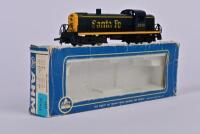 AHM: A AHM H0 5031 0-4-4-0 Santa Fe Alco RS 2 Diesel Road Switcher, boxed with instructions - 2