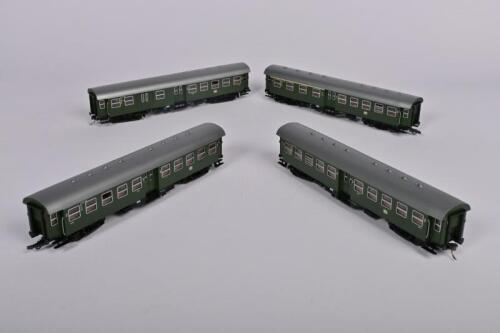 ROCO: A Roco boxed set of four German 44029 passenger coaches, in mint boxed condition