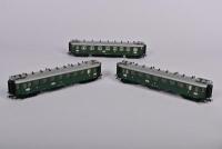 LILIPUT: A Liliput H0 84601 DRG "Baden Heidelberg" 3 car passenger carriage set with full interiors