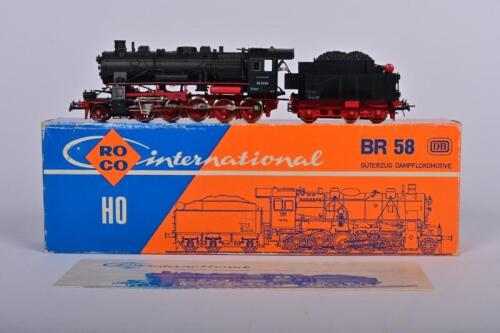 ROCO: A Roco H0 4112 2-10-0 BR58 steam outline and tender, boxed with instructions, excellent condition.