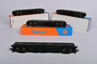 ROCO: Four Roco H0 German coaches, 4291S, 4220S, 4290S boxed and another loose 02370A baggage cart, boxed carriages in excellent condition - 3