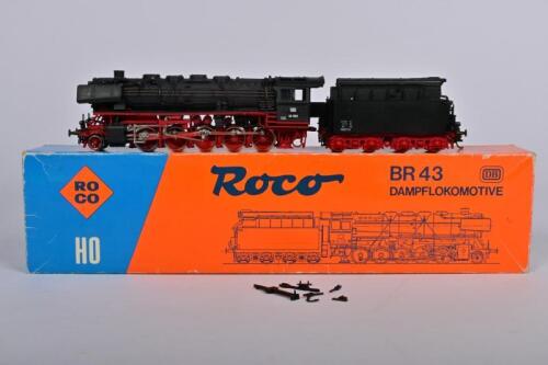 ROCO: A Roco H0 04126 A 2-10-0 steam locomotive BR 43 with eight wheel tender, excellent boxed condition with instructions