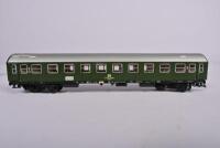 SCHICHT: Four Schicht HO DR passenger coaches, including one postal car, unboxed and in good condition - 3