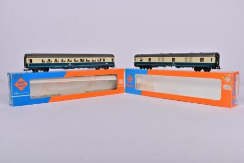 ROCO: Two Roco DB coaches including a restaurant car and a brake composite
