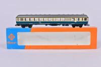ROCO: A Roco BB 2nd class coach in green and cream, incorrect box