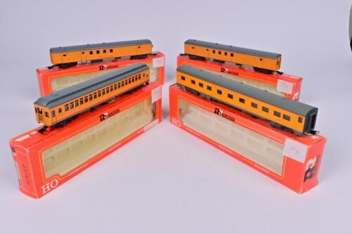 RIVAROSSI: Four Rivarossi Union Pacific U.S Railway coaches, boxed