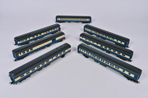 RIVAROSSI: Seven Rivarossi blue coaches from 'The Blue Comet' train, all with 6-wheel bogies, unboxed