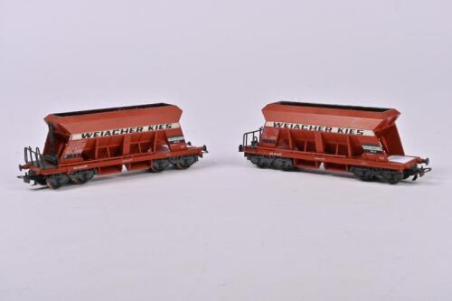LILIPUT: Two Liliput Weiacher Kies bogie coal hopper wagons