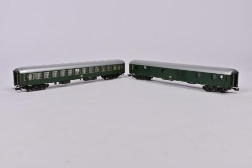 RIVAROSSI: Two Rivarossi DB 'Koln' 2nd class coaches, one with full interior and the other a baggage car, unboxed