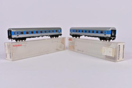 FLEISCHMANN: Two Fleischmann OBB 1st class silver/blue coaches, incorrect boxes