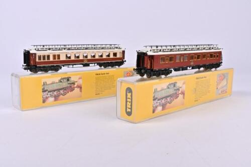 TRIX: Two Trix coaches, one Einzenbarhn sleeping car and one dining car, both with full interior excellent boxed, Model No.'s 23793/23794