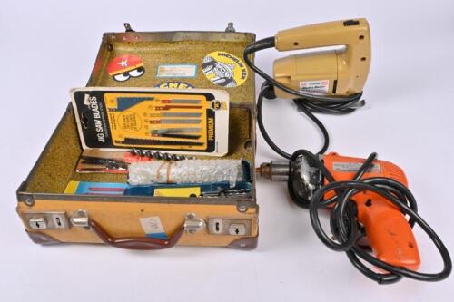 BLACK AND DECKER: A Black and Decker 3/8 Drill and a Jigsaw, including a quantity of drill bits and jigsaw blades, working condition