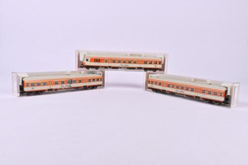 FLEISCHMANN: Three Fleischmann coaches all orange/light grey, city-barhn, includes restaurant car, all with interiors, excellent boxed