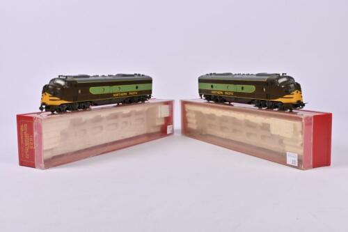 RIVAROSSI: A pair of Rivarossi 1825 6x6 Northern Pacific Diesels, both boxed