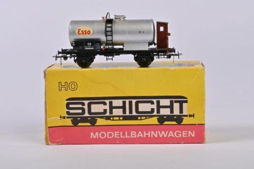 SCHICHT: A Schicht 426-105 DB Esso rolling stock, good boxed