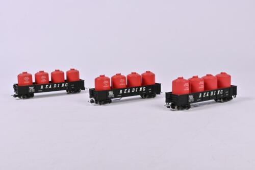 RIVAROSSI: Three Rivarossi Reading RDG1806 LCL Corporation Air Activated Container trucks