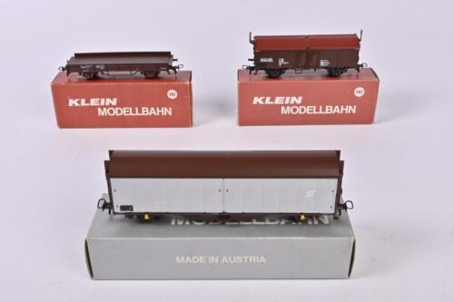 KLEIN: Two Klein 3272/3261 flat wagons and a 3155 freight wagon