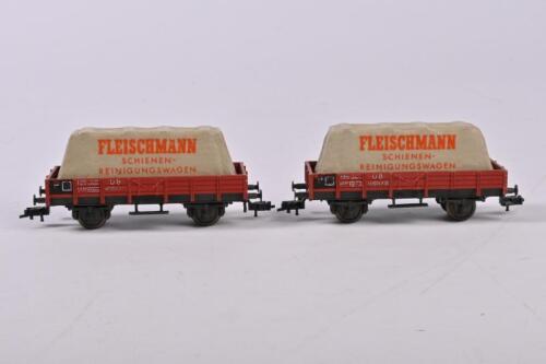 FLEISCHMANN: Two Fleischmann 5568 track cleaning cars (no brushes)