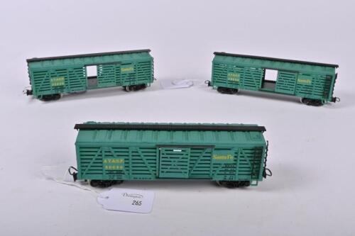 RIVAROSSI: Three Rivarossi 2259 Santa Fe (AT&SF) cattle wagons, all new in box