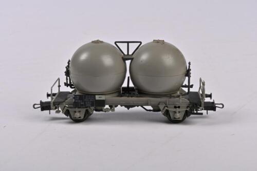 ROCO: A Roco 4324 silo wagon
