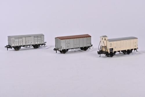 FLEISCHMANN: Three Fleischmann 1497 freight wagons