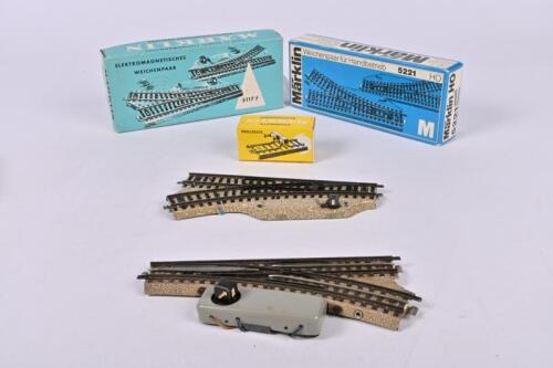 MARKLIN: A collection of seven M&auml;rklin H0 track points