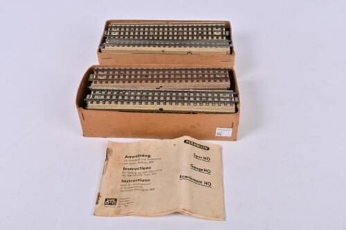 MARKLIN: A collection of thirty-six M&auml;rklin H0 gauge straight track
