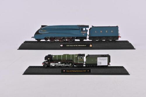 AMERCOM MODELS: An Amercom die-cast model Class 'A4' No.4468 Mallard - 1938 model No OO-1 1:76 scale together with an Amercom die-cast model Class A3 Flying Scotsman - 1923 model No LN-12 1:160 scale