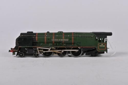 HORNBY DUBLO: A Hornby Dublo 3-rail BR 4-6-2 steam loco, "Duchess of Montrose" cab side no 46231