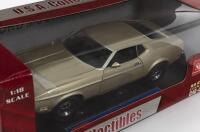 FORD MUSTANG: A NOS 1:18 scale Sun Star Ford Mustang 1971 - 3