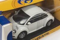 VOLKSWAGEN: A NOS 1:18 scale Gate Volkswagen Beetle 1998 - 3