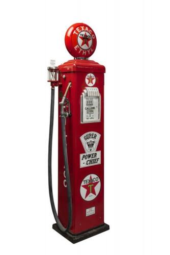 PETROL PUMP: A Gilbarco CM in Texaco livery, circa 1950's (232cm high)