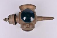 COACH LAMP: A large brass coach lamp (38cm&nbsp;high)