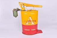 ALEMITE: A circa 1960/70s Alemite Multi Pressure Bucket Pump Model 7149 (58cm high)