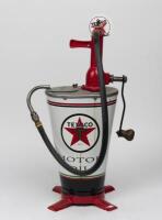 OIL PUMP: A 3 gallon gear oil pump in Texaco livery (78cm high) - 2