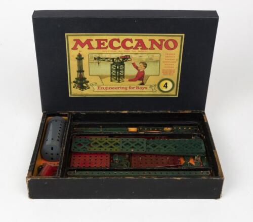 MECCANO: A Meccano set No. 4, circa 1940's