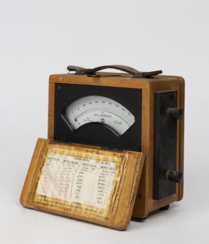 INSTRUMENTS: An AJ William DC Ammeter, Melbourne circa 1940
Type PC6, No. 3308