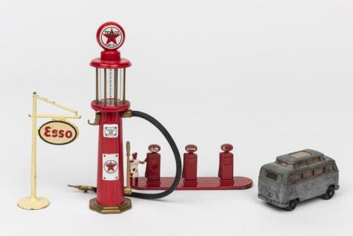 ESSO/TEXACO: Three die-cast Esso and Texaco branded service station utilities and a 1960s scale model of a Volkswagen Camper