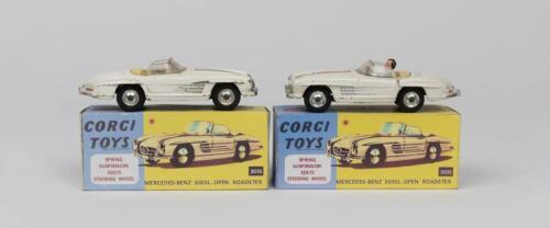 MERCEDES: Two 1960s 1:43 scale models of a Mercedes Benz 300 SL 2-door Roadster by Corgi