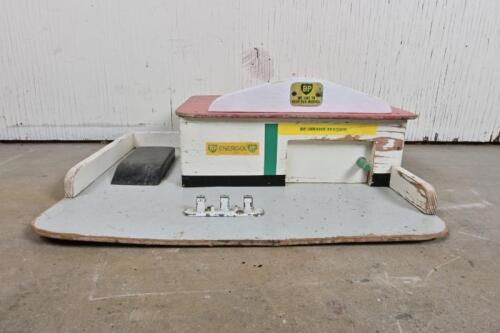BP: A 1960s children&rsquo;s BP timber service station