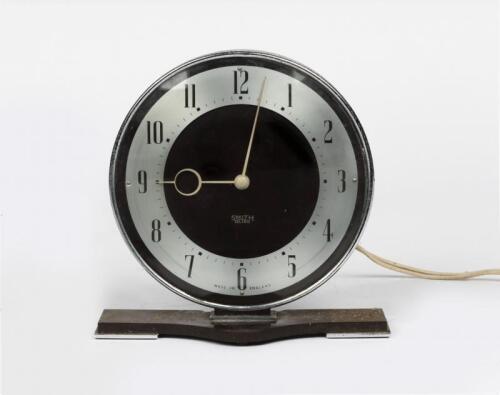 CLOCKS: A Smith Sectric Art Deco mantle clock, circa 1930's