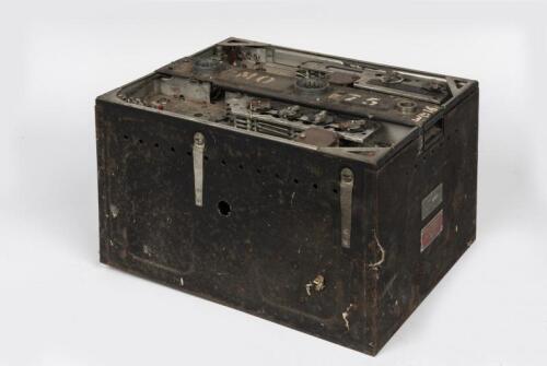 AVIATION RADIOS: AVHF transmitter/receiver unit type TR 5043, mid 20th century