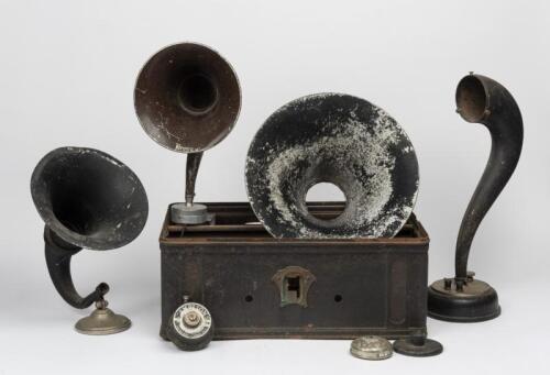 HORN SPEAKERS: Three horn speakers, early 20th century