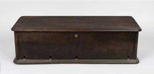 RADIOS: A United Distributors Ltd. (Udisco) five valve battery powered AM radio receiver, Sydney late 1920's
