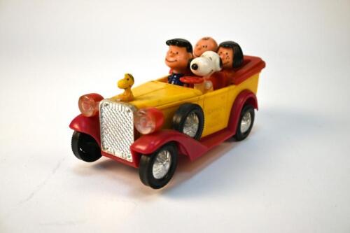 SNOOPY: A circa 1980's Snoopy and friends battery powered plastic&nbsp;toy car