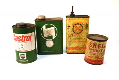 SHELL/CASTROL: A group of four assorted Shell and Castrol tins