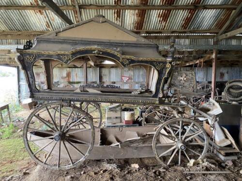 AMERICAN GLASS SIDED HEARSE, 1875 (SALEROOM NOTICE)
