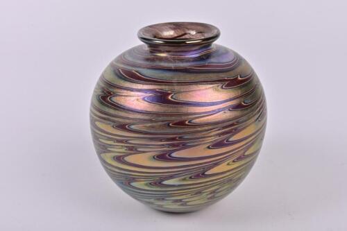 ROBERT WYNNE DENIZEN, Australian Studio Art Glass Vase, impressed to base: Denizen, 10cm high