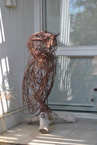 MATT WILLIAMS, Owl (Untitled), wire and timber, 89cm high, 53cm wide, Yarck, Victoria *(see note)